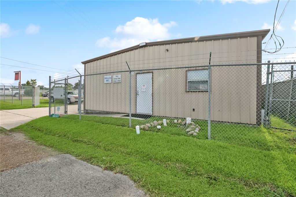 405 TEXACO Lane