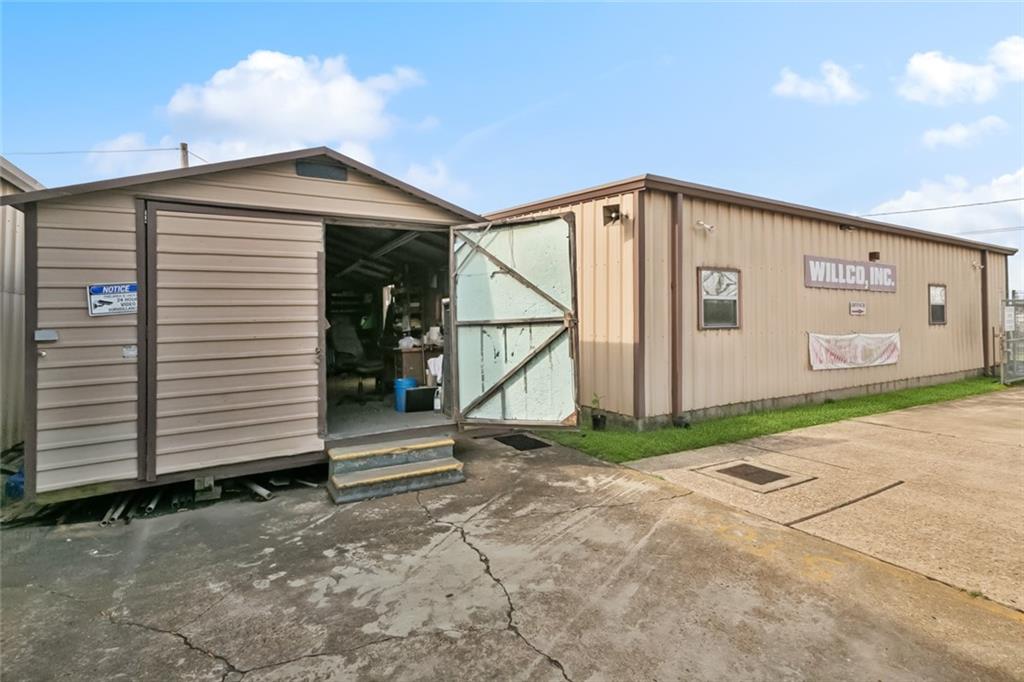 405 TEXACO Lane