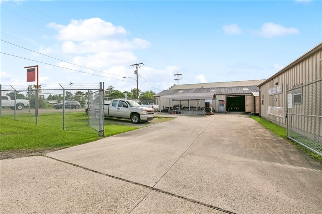 405 TEXACO Lane