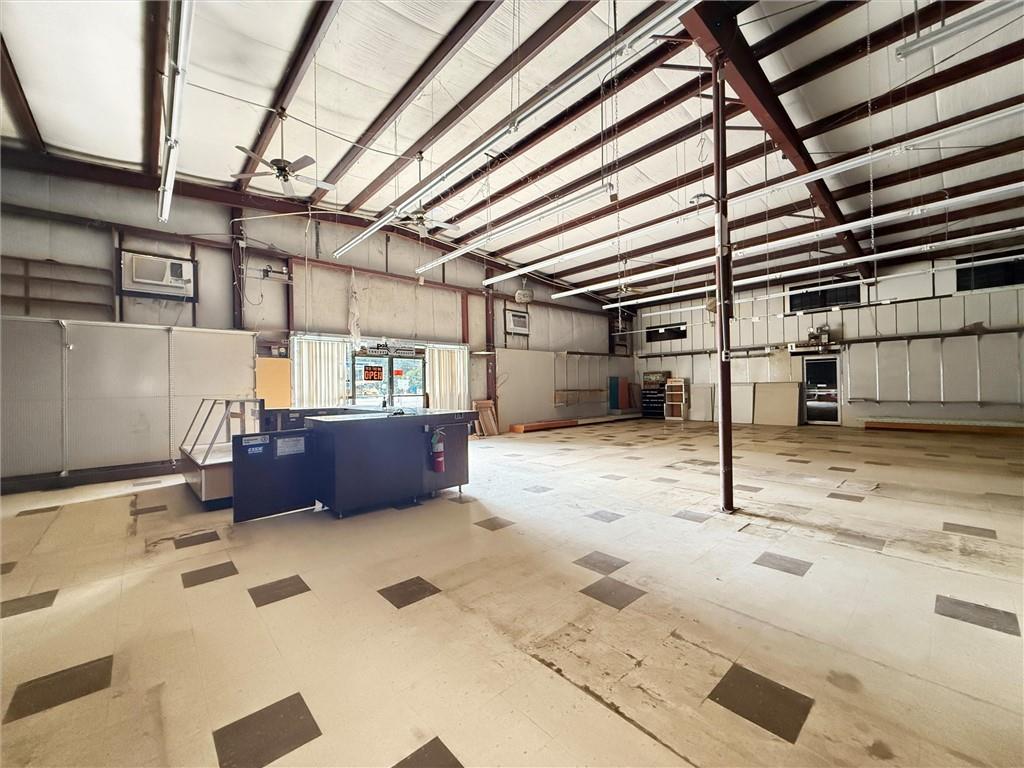 28017 HWY 190 Highway