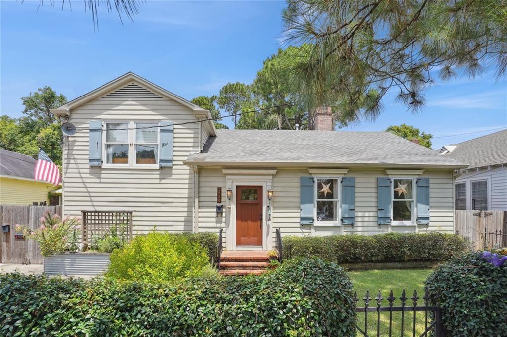 2238 40 DANTE Street