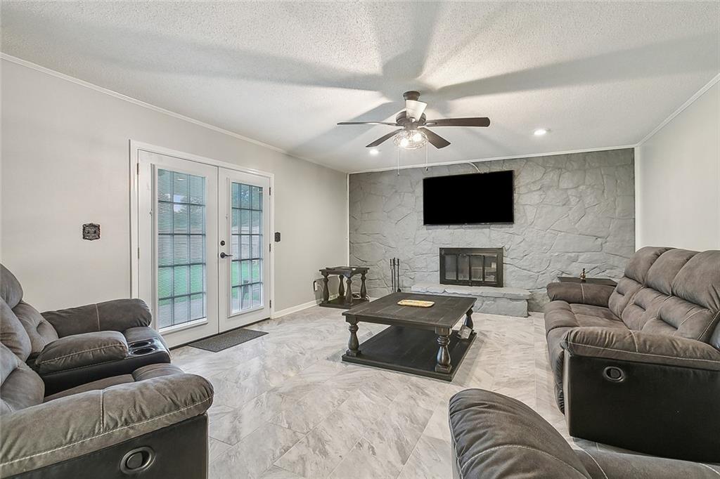 2516 N CENTRAL Avenue