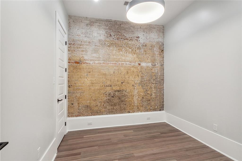 New Orleans, Louisiana 70130, United States, 2 Bedrooms Bedrooms, ,2 BathroomsBathrooms,Residential,Active,33444