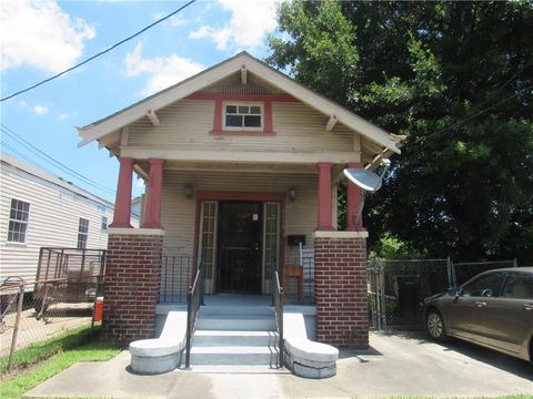 8719 Fig Street, New Orleans, LA 70118 - #: 2455167