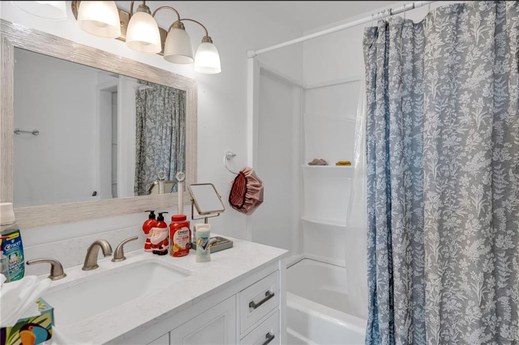 2208 HUEY P LONG Avenue