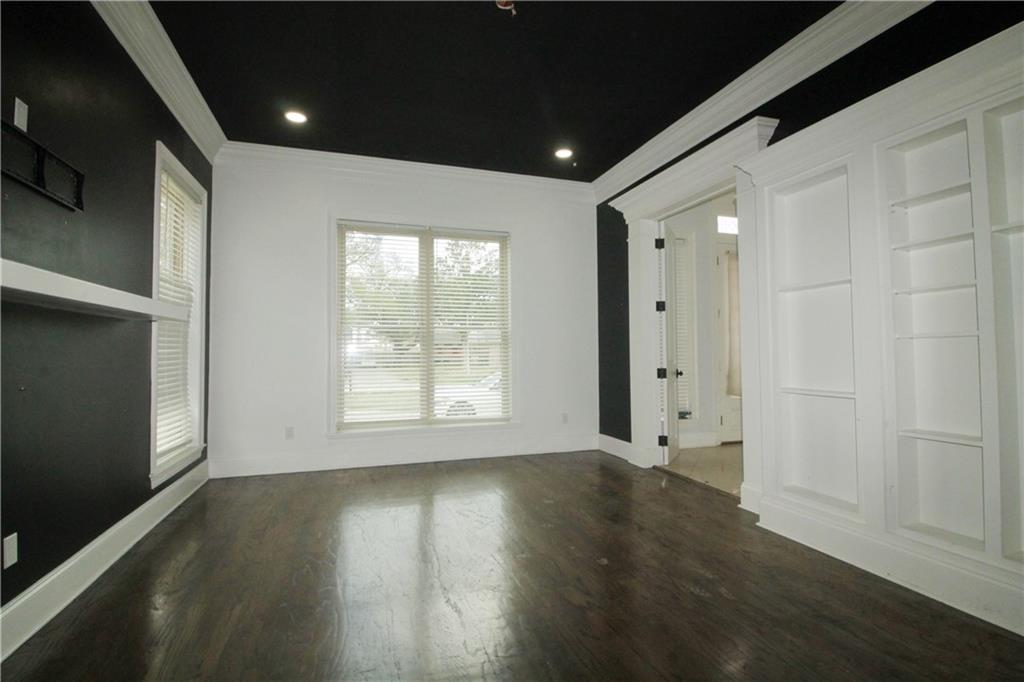 120 OAK MANOR Lane