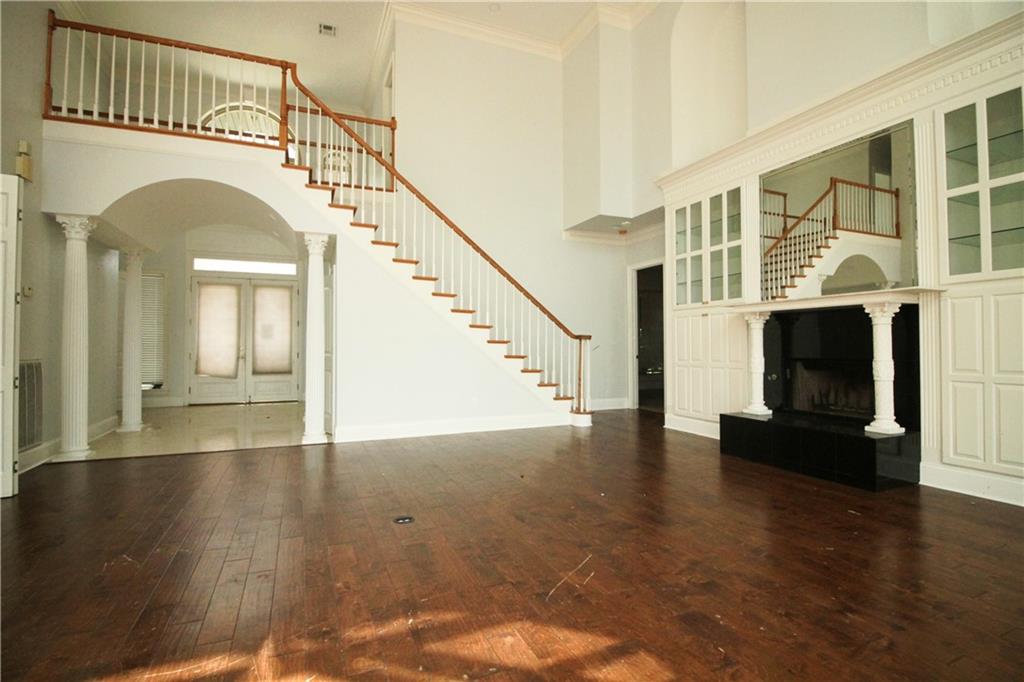 120 OAK MANOR Lane