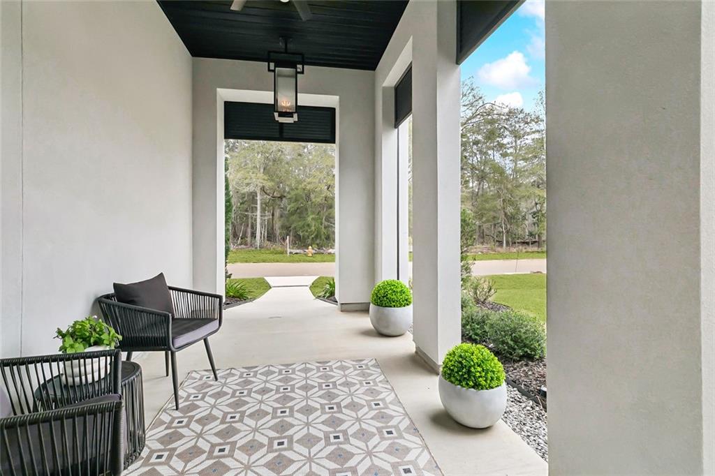 6013 TWIN RIVER Lane