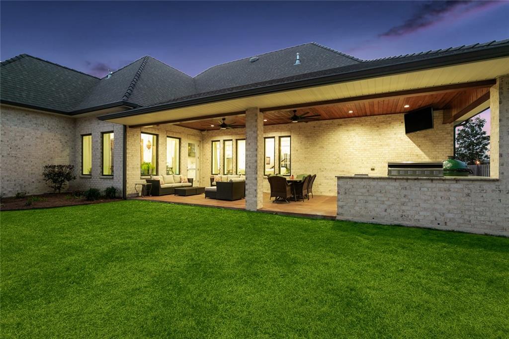 Belle Chasse, Louisiana 70037, United States, 5 Bedrooms Bedrooms, ,5 BathroomsBathrooms,Residential,Pending,50361