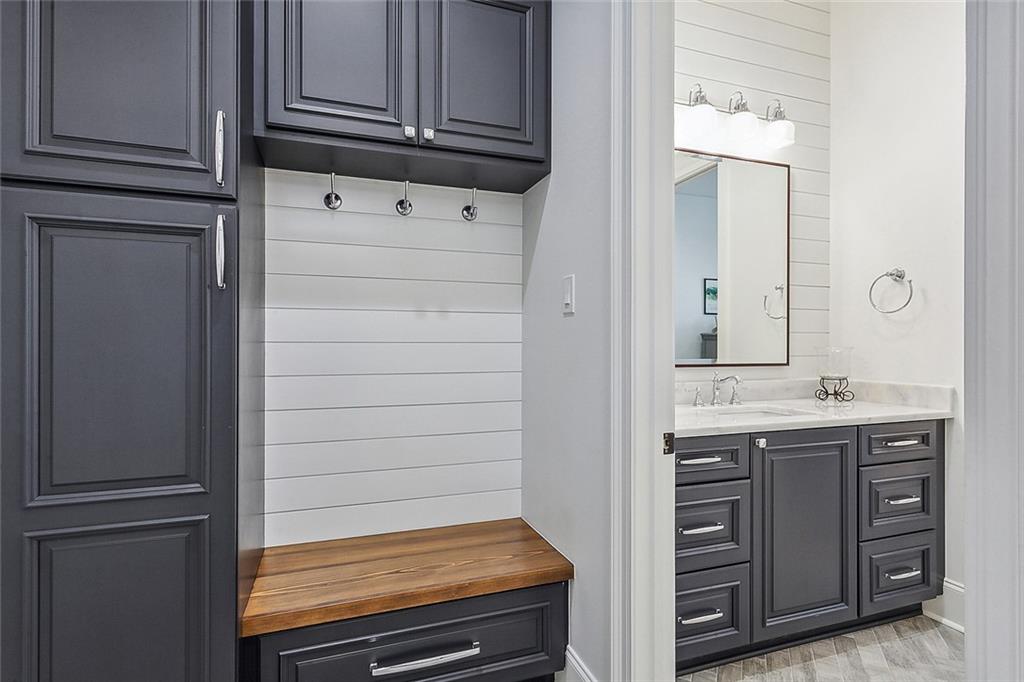 Belle Chasse, Louisiana 70037, United States, 5 Bedrooms Bedrooms, ,5 BathroomsBathrooms,Residential,Pending,50361