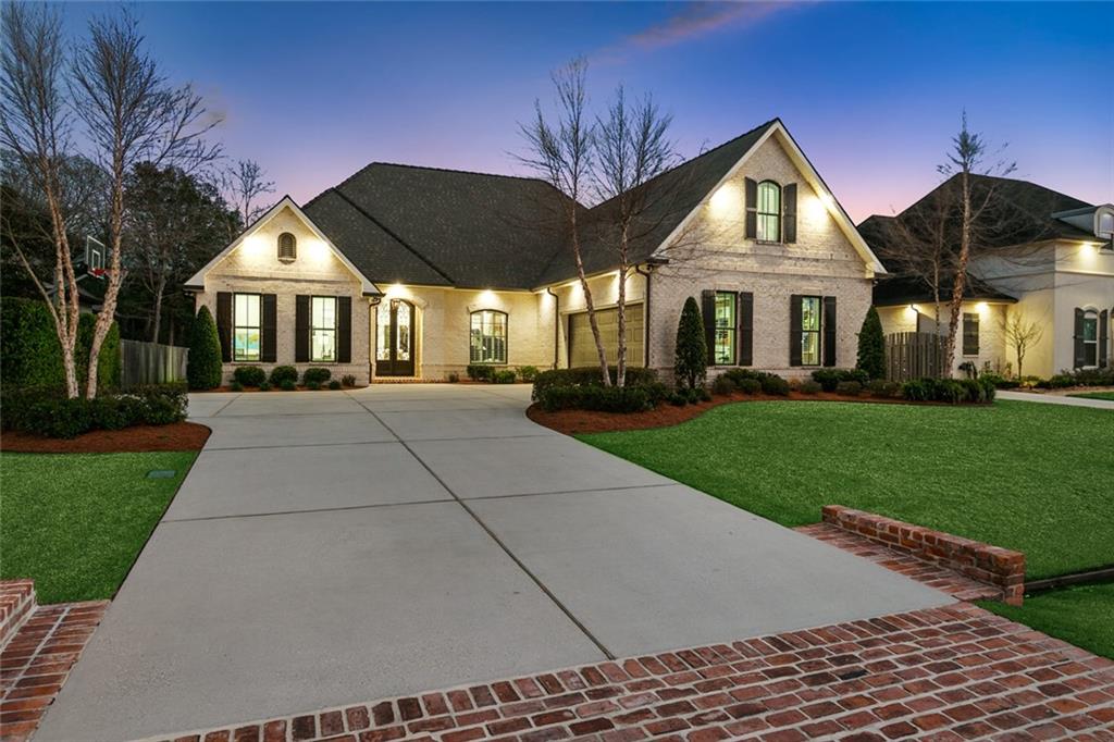 Belle Chasse, Louisiana 70037, United States, 5 Bedrooms Bedrooms, ,5 BathroomsBathrooms,Residential,Pending,50361