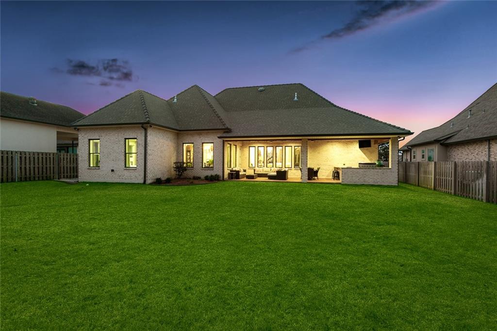 Belle Chasse, Louisiana 70037, United States, 5 Bedrooms Bedrooms, ,5 BathroomsBathrooms,Residential,Pending,50361