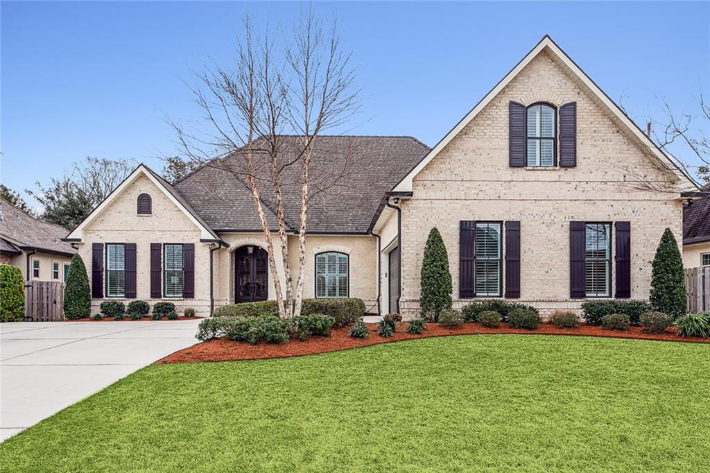 Belle Chasse, Louisiana 70037, United States, 5 Bedrooms Bedrooms, ,5 BathroomsBathrooms,Residential,Pending,50361