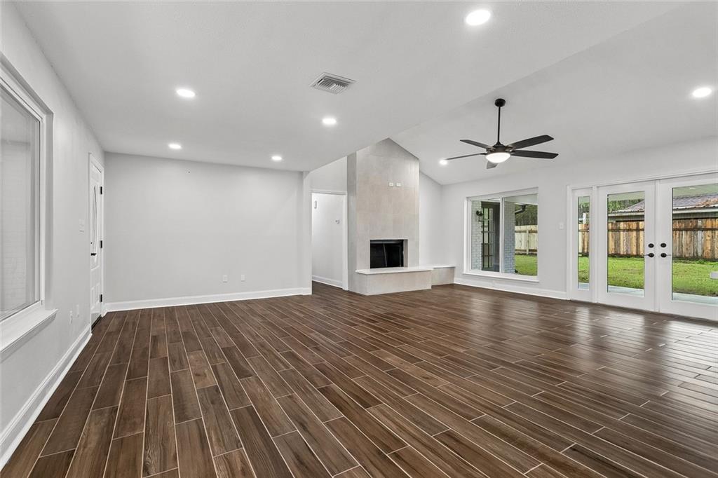 70 HYACINTH Drive