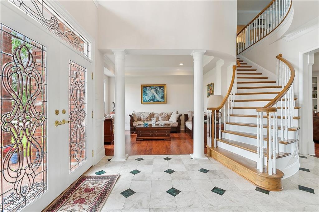 158 ENGLISH TURN Drive