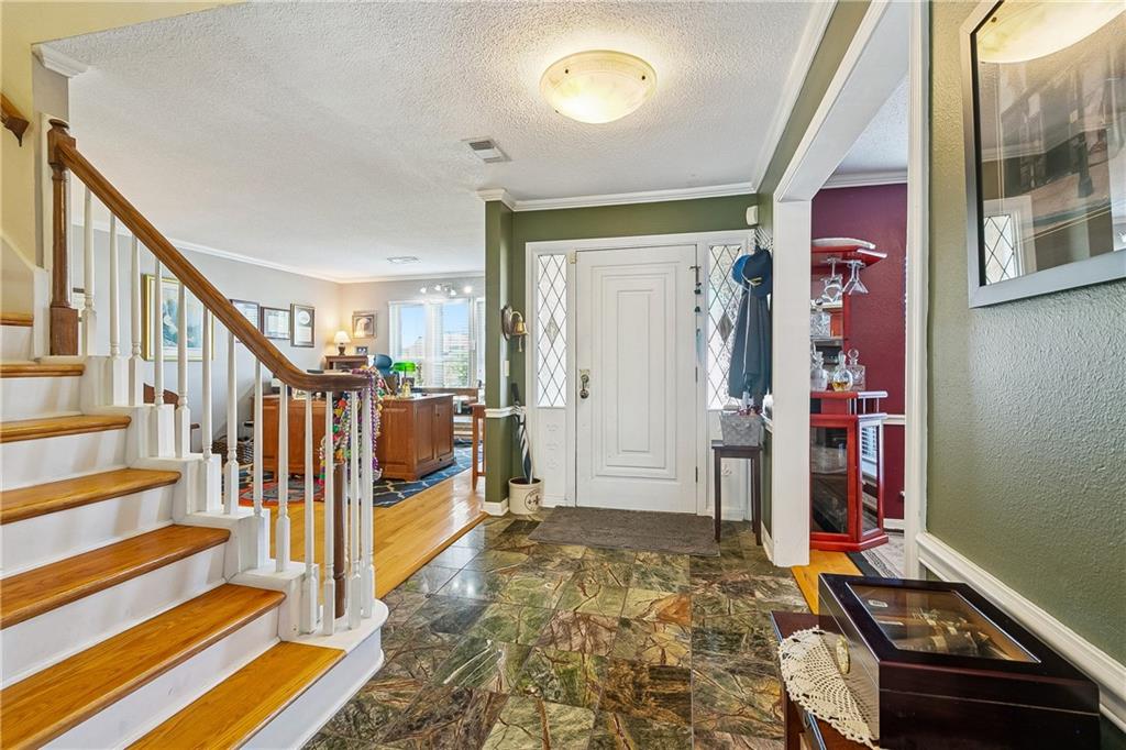 77 YELLOWSTONE Drive