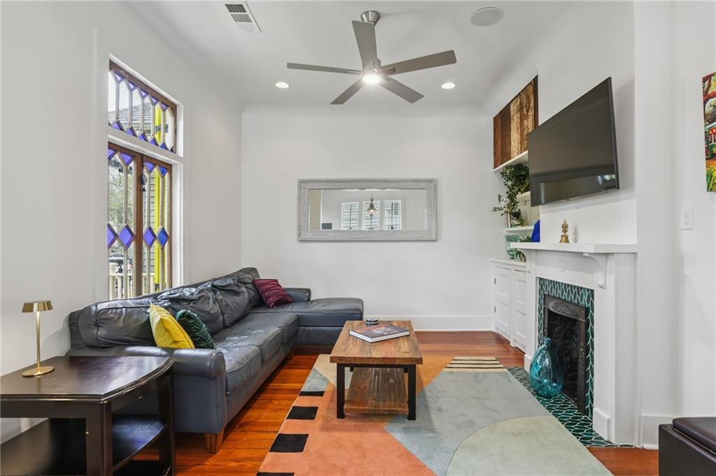 1019 BELLECASTLE Street