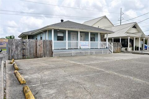 1629 HICKORY Avenue Harahan LA 70123