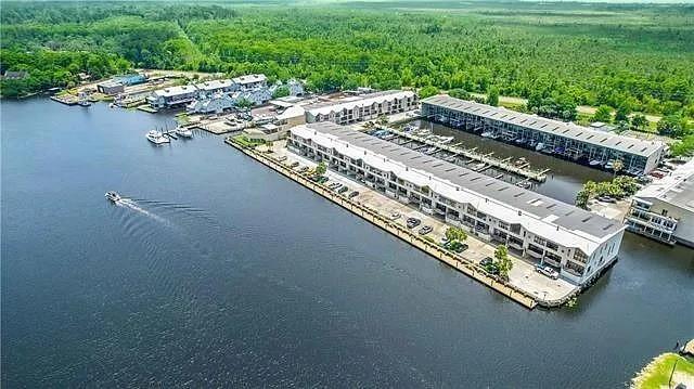 127 E HWY 22 Highway N22