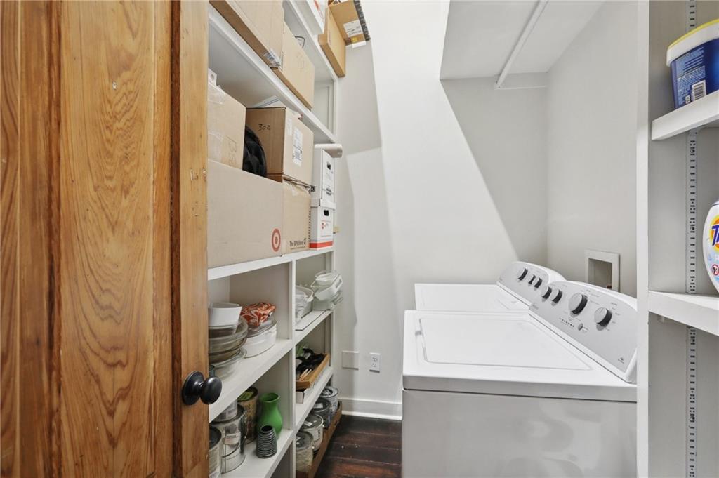 New Orleans, Louisiana 70115, United States, 6 Bedrooms Bedrooms, ,4 BathroomsBathrooms,Residential,Pending,62639