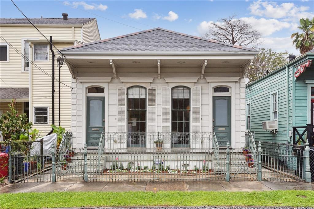 New Orleans, Louisiana 70115, United States, 6 Bedrooms Bedrooms, ,4 BathroomsBathrooms,Residential,Pending,62639 New Orleans, Louisiana 70115, United States, 6 Bedrooms Bedrooms, ,4 BathroomsBathrooms,Residential,Pending,62639