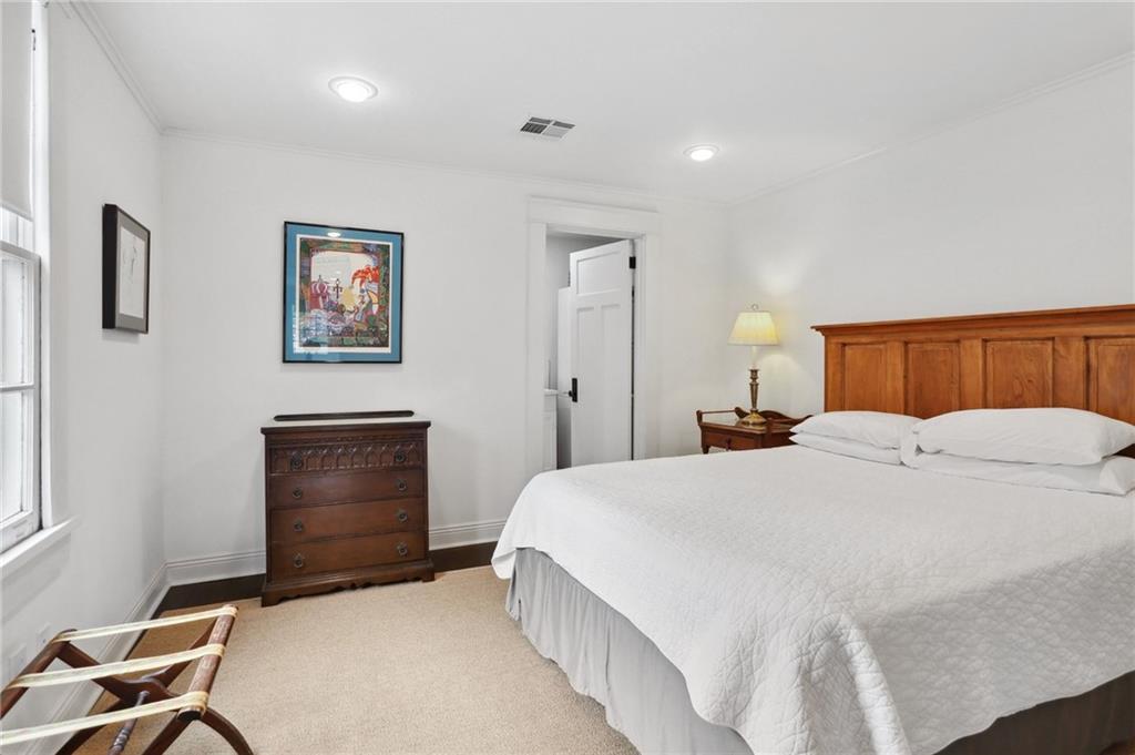 New Orleans, Louisiana 70115, United States, 6 Bedrooms Bedrooms, ,4 BathroomsBathrooms,Residential,Pending,62639