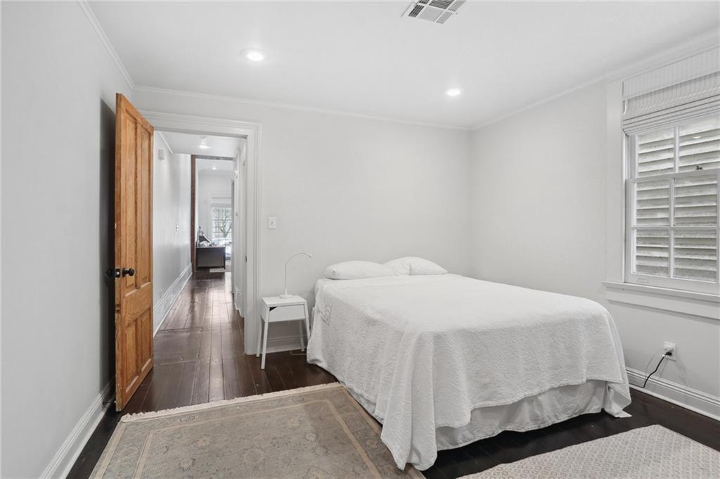 New Orleans, Louisiana 70115, United States, 6 Bedrooms Bedrooms, ,4 BathroomsBathrooms,Residential,Pending,62639