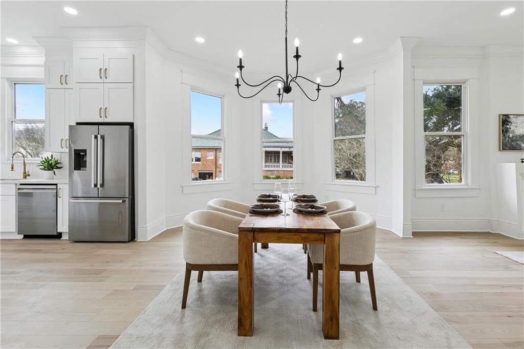 3132 NAPOLEON Avenue