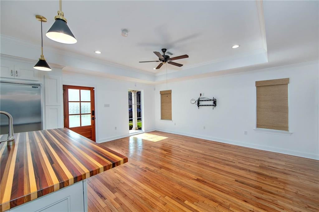440 METAIRIE LAWN Drive