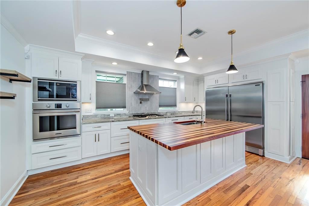440 METAIRIE LAWN Drive