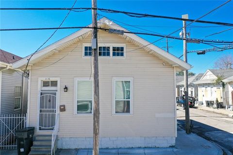 Photo of 2136 TOLEDANO Street, New Orleans, LA 70115 (MLS # 2544792)
