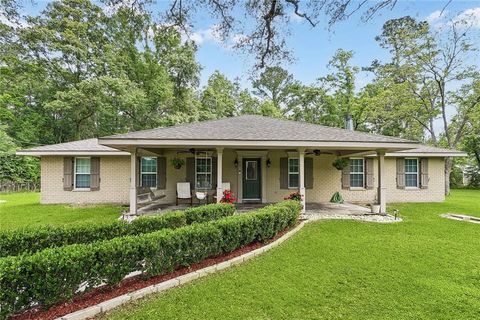 Photo of 20321 HIGHWAY 22 Highway, Ponchatoula, LA 70454 (MLS # 2553586)