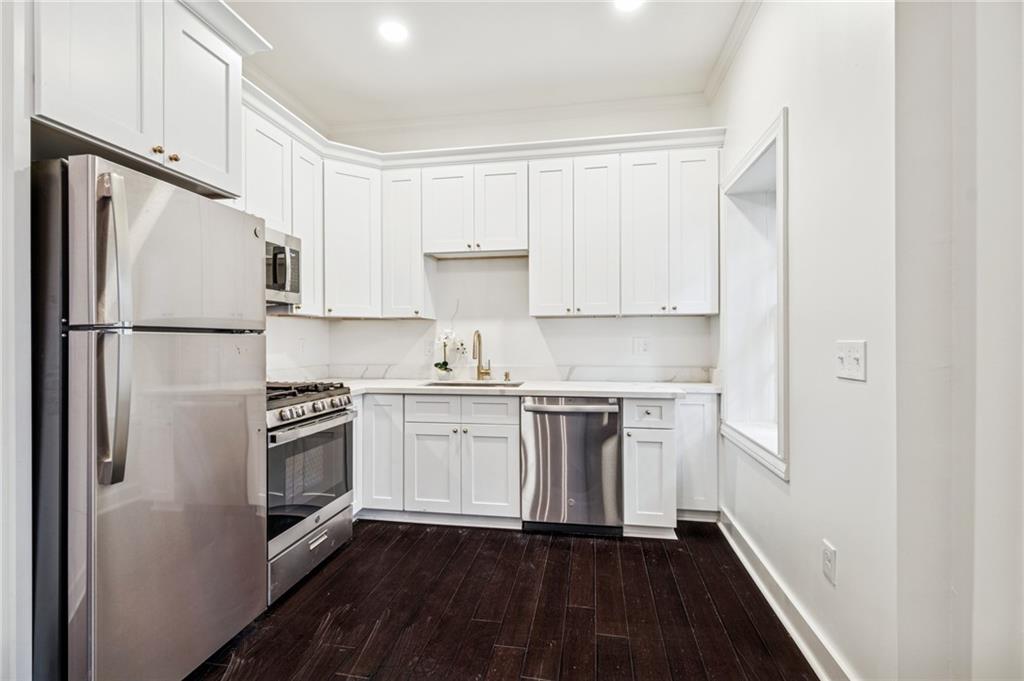 518 GOVERNOR NICHOLLS Street 102