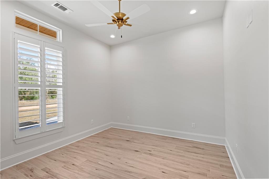 Covington, Louisiana 70435, United States, 4 Bedrooms Bedrooms, ,4 BathroomsBathrooms,Residential,Pending,38104