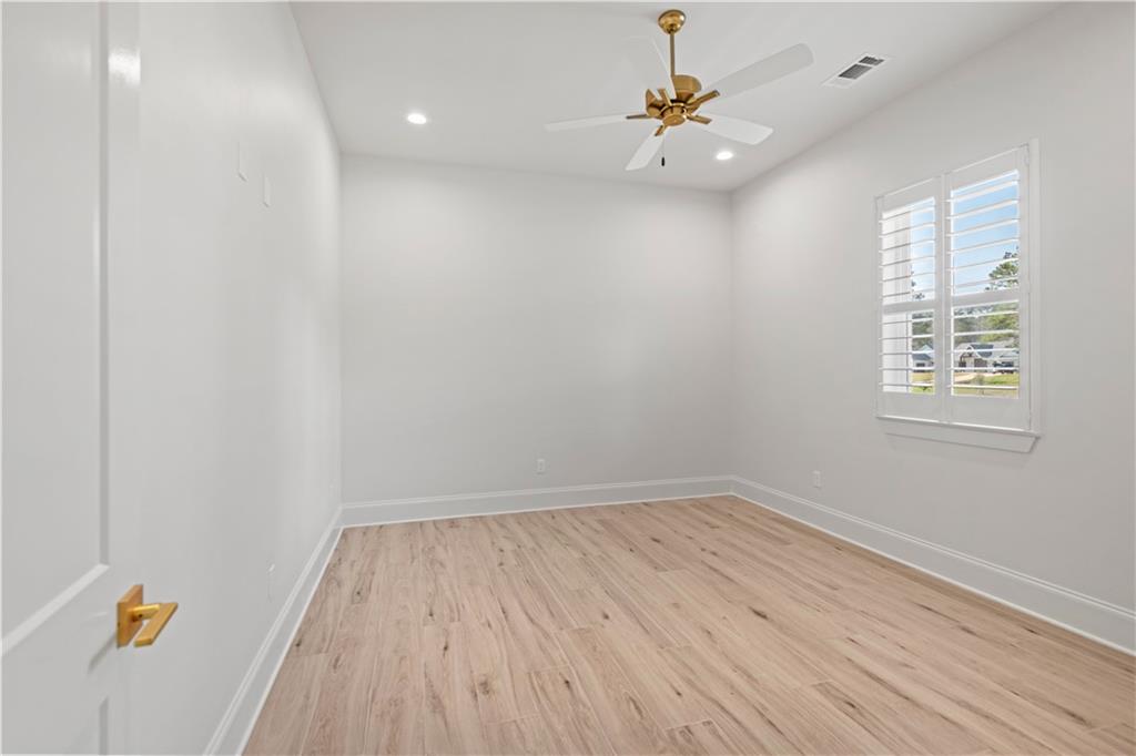 Covington, Louisiana 70435, United States, 4 Bedrooms Bedrooms, ,4 BathroomsBathrooms,Residential,Pending,38104