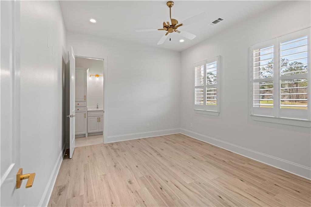 Covington, Louisiana 70435, United States, 4 Bedrooms Bedrooms, ,4 BathroomsBathrooms,Residential,Pending,38104