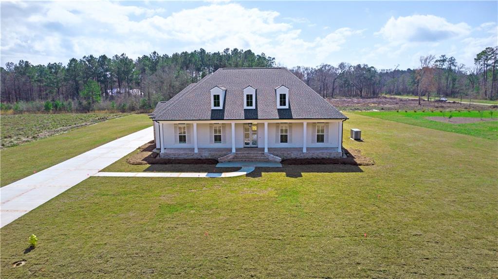 Covington, Louisiana 70435, United States, 4 Bedrooms Bedrooms, ,4 BathroomsBathrooms,Residential,Pending,38104