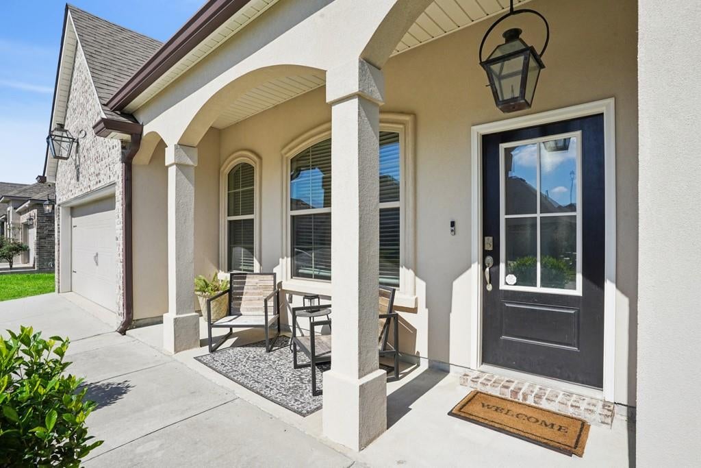 5737 LAUREL TREE Way