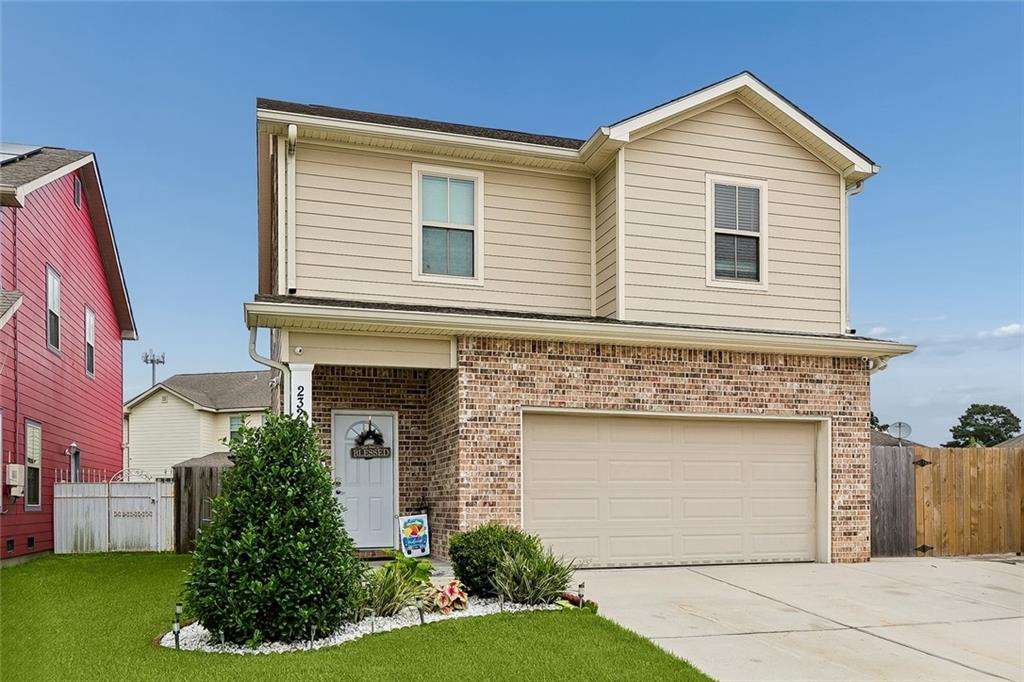 2329 E VILLAGE Court