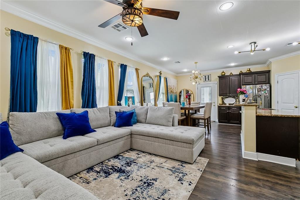 2329 E VILLAGE Court