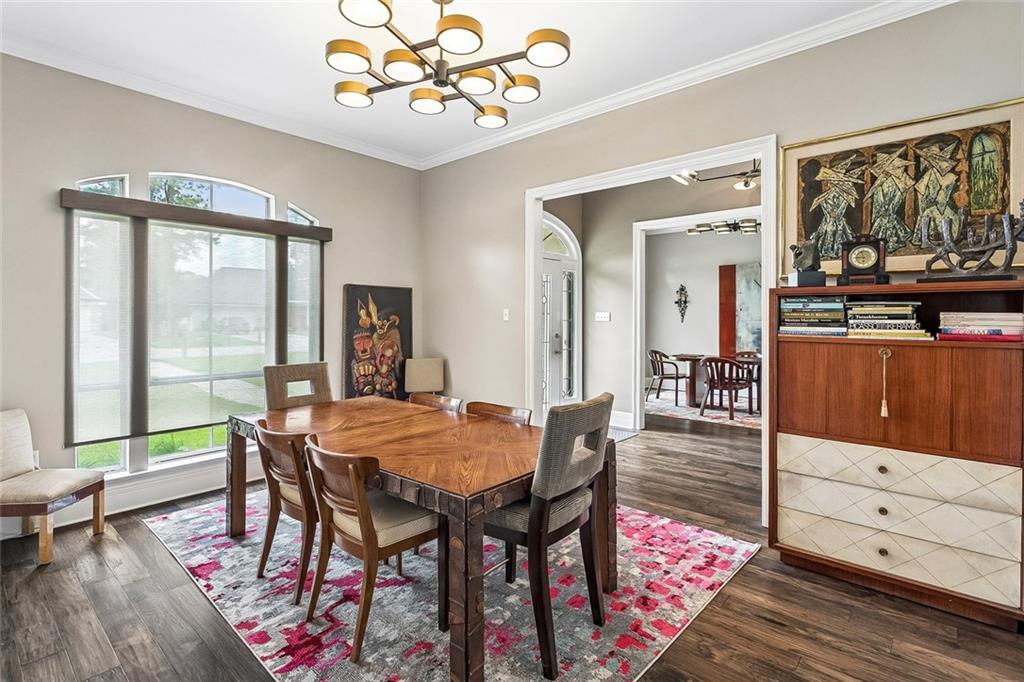 123 FONTAINBLEAU Drive