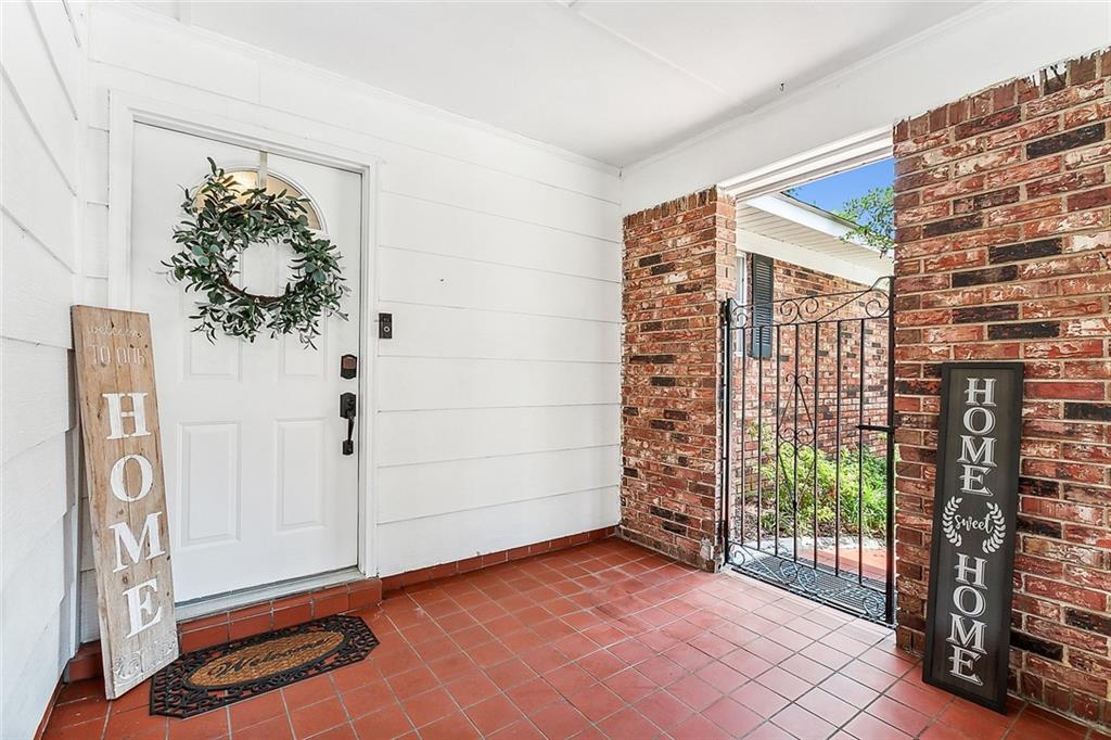 Gretna, Louisiana 70056, United States, 3 Bedrooms Bedrooms, ,2 BathroomsBathrooms,Residential,Pending,55064