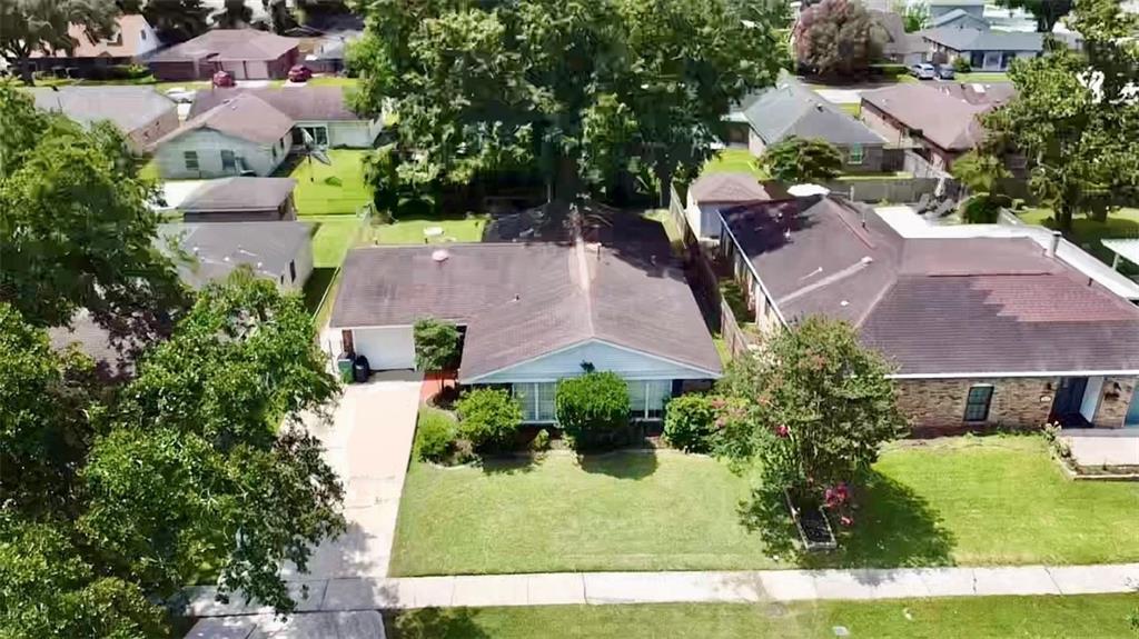 Gretna, Louisiana 70056, United States, 3 Bedrooms Bedrooms, ,2 BathroomsBathrooms,Residential,Pending,55064