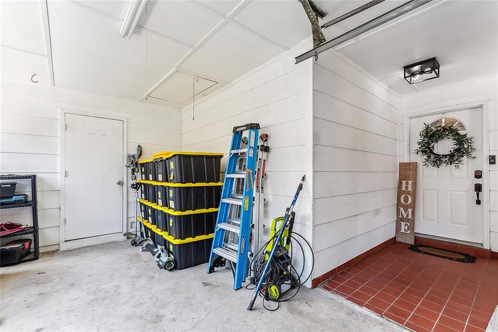 Gretna, Louisiana 70056, United States, 3 Bedrooms Bedrooms, ,2 BathroomsBathrooms,Residential,Pending,55064