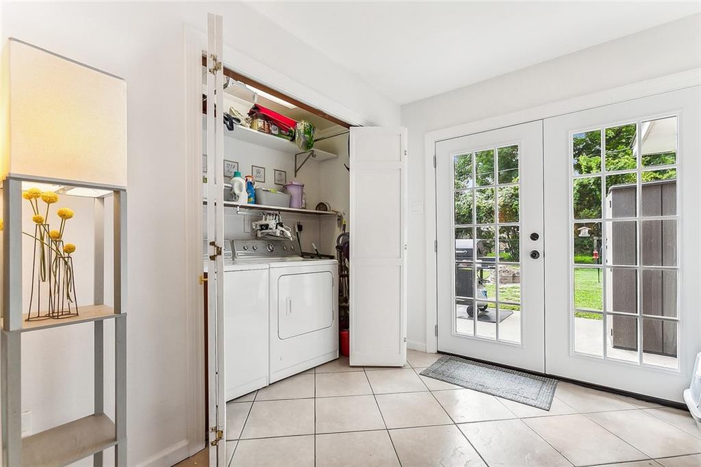 Gretna, Louisiana 70056, United States, 3 Bedrooms Bedrooms, ,2 BathroomsBathrooms,Residential,Pending,55064