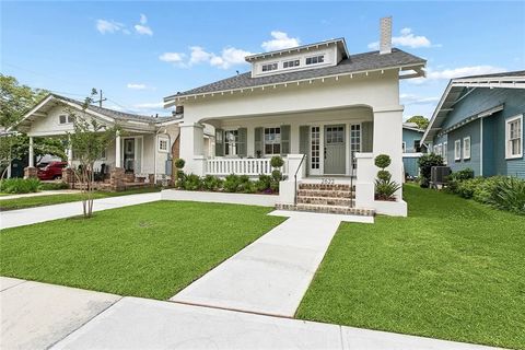 Photo of 2622 LOWERLINE Street, New Orleans, LA 70125 (MLS # 2558698)
