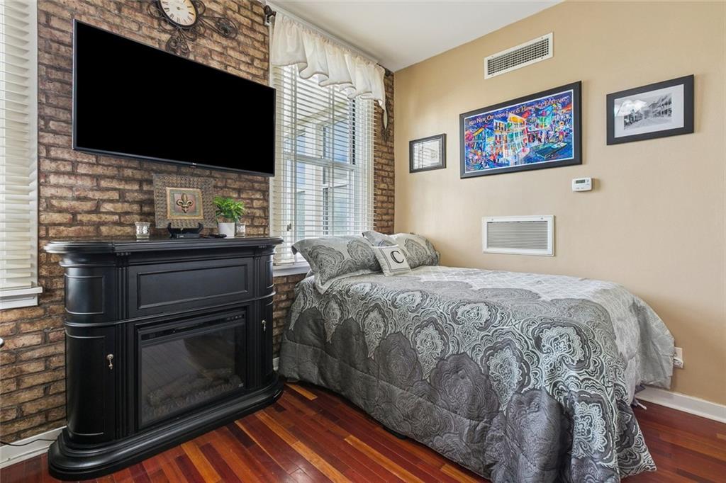 1224 ST CHARLES Avenue 318