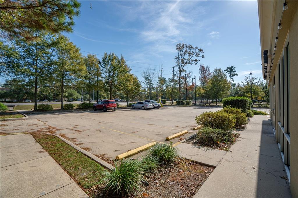 1600 W CAUSEWAY APPROACH 1