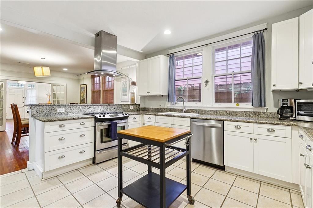 New Orleans, Louisiana 70118, United States, 3 Bedrooms Bedrooms, ,2 BathroomsBathrooms,Residential,Active,189848