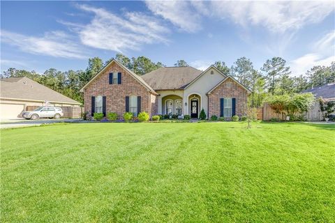 724 PERRILLOUX TRACE Avenue Madisonville LA 70447